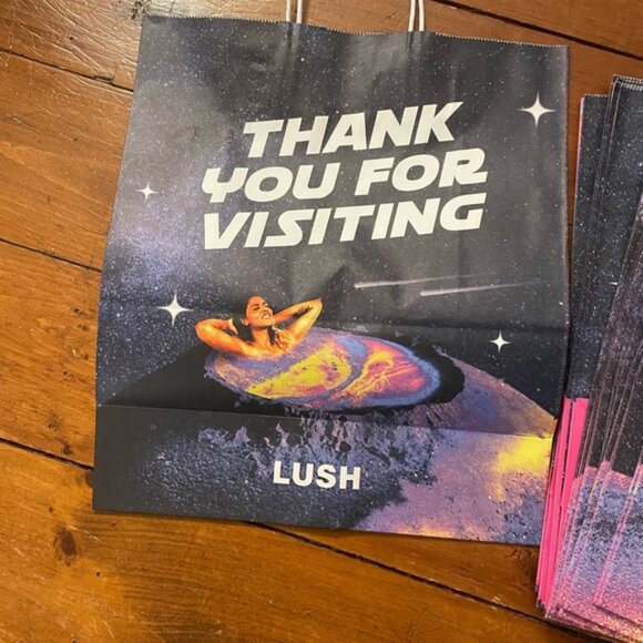 20 LUSH Paper Shopping Bags Reusable Bags - Picture 2 of 8